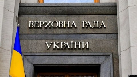 Jurnalistlərin parlamentə çıxışı bərpa olunur