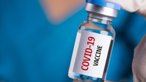 Aİ COVID-19 vaksinini yeniləməyə çağırdı