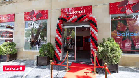 Bakcell Fəvvarələr Meydanında yeni innovativ mağazasını təqdim etdi!