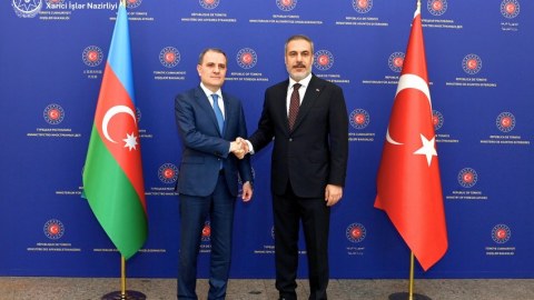 Ceyhun Bayramov Hakan Fidanla görüşdü