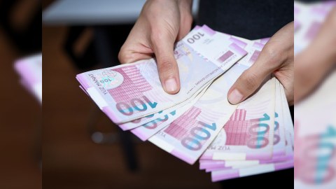 Azərbaycanda bu şəxslərə 1380 manat VERİLİR