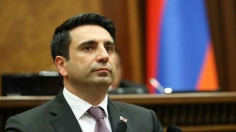 Simonyan etirazçılara səsələndi: Hakimiyyət dəyişikliyi olmayacaq!