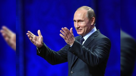 Putinin sabahkı andiçməsinə kimlər dəvət olunub?