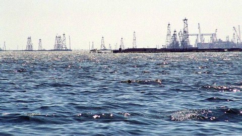 Xəzərdə süni torpaq sahələrinin yaradılması ilə bağlı qanun qəbul edildi