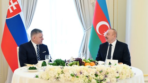 Prezident Baş nazirin şərəfinə rəsmi nahar verdi