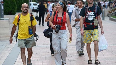 Ermənistana səyahət edən turistlər azalıb - Ən çox ruslar gəlir