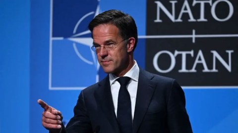 Rutte Qazaxıstana GEDİR