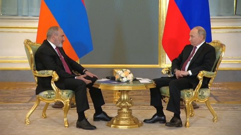 Putin Paşinyanla görüşdə nələri müzakirə etdi?
