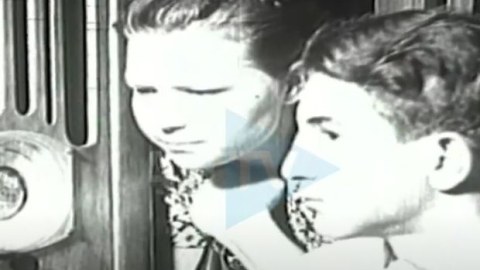 1941-ci ildə müharibənin başlanması radio ilə elan olunur - VİDEO