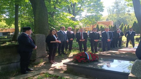 Polşada azərbaycanlı polkovnikin məzarı ziyarət olunub - FOTO