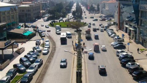 Sabahdan bu yol bağlanır