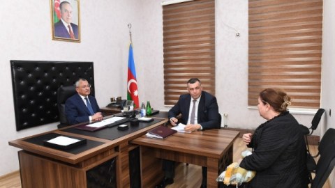 Komitə sədri vətəndaşların müraciətlərini dinlədi - FOTOLAR