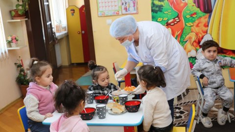 Hazır isti yeməklə təmin olunan bağçaların SAYI