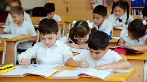 Azərbaycanda rus bölməsi üzrə sinif sayı artırıla bilər