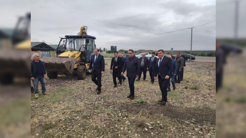 İcra başçısı selin yaratdığı fəsadlarla bağlı hadisə yerində olub - FOTO
