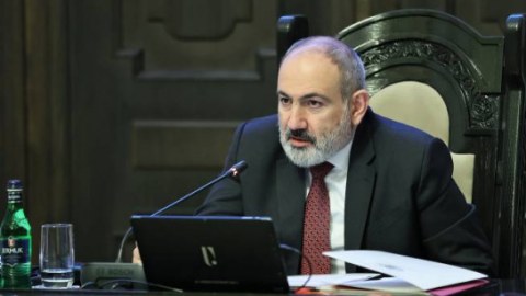 Paşinyanın reytiniqi aşağı düşüb - SORĞU