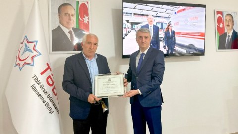 Həmin tibb işçiləri təltif olundu - FOTOLAR