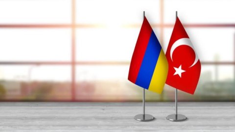 Türkiyə və Ermənistan nazirləri danışıqlar apardı 