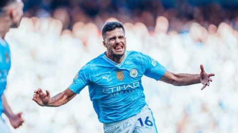 "Mançester Siti" İngiltərə çempionu oldu 