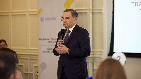 Dövlət qurumlarının rəhbərləri üçün rəqəmsal liderlik üzrə təlimlərə start verildi