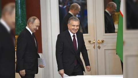 Putin Özbəkistana GEDİR