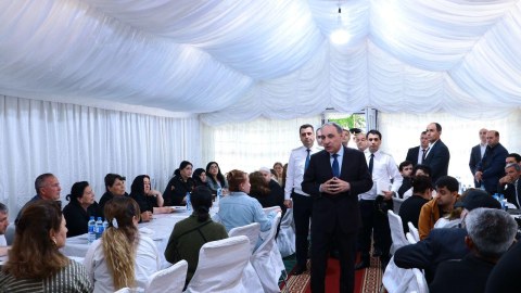 Baş prokuror Nizami rayonunda vətəndaşları qəbul edib