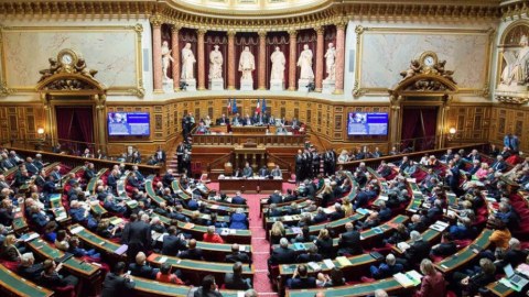 Fransa xarici müdaxilədən qorxur - Parlament hərəkətə keçdi