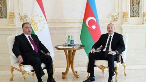 Prezidentlərin təkbətək görüşü keçirilib - FOTO