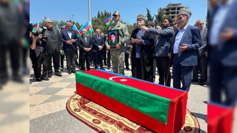 Şəhid Cavid Ələkbərovun nəşi 30 ildən sonra Sumqayıtda torpağa tapşırıldı