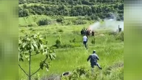 Ermənilər Qazaxın kəndlərini tərk edərkən evləri yandırır - VİDEO