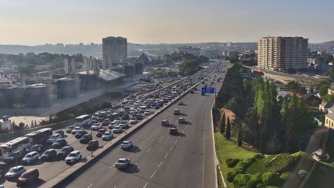 14 əsas yolda tıxac var - SİYAHI