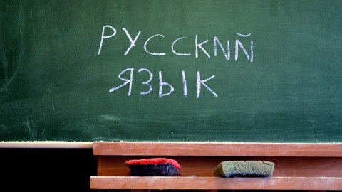 Azərbaycan məktəblərində rus bölməsinin sayı niyə ARTIRILIR?..