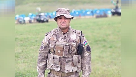 Qazaxın kəndlərini Prezidentə məruzə edən general KİMDİR...