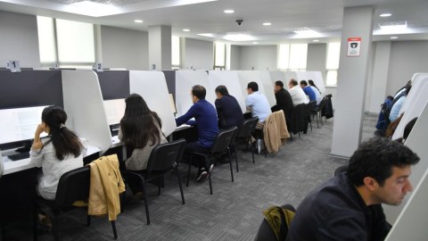 DİM vəkilliyə qəbul imtahanı keçirib