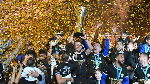 "Qarabağ" mükafatlandırıldı - FOTO