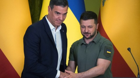 Zelenski İspaniyaya gedib