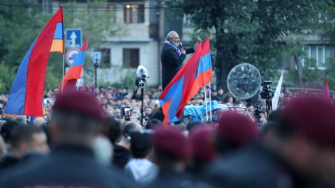 Keşiş Paşinyanı sakitcə iqtidardan getməyə ÇAĞIRDI