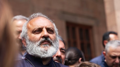 Ermənistan müxalifəti ilk dəfə Paşinyana qarşı namizədini ELAN EDİB