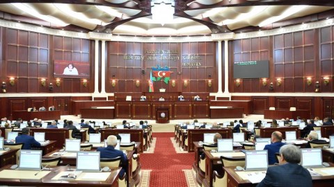 Elm və təhsil komitəsi 1 məsələyə görə toplandı