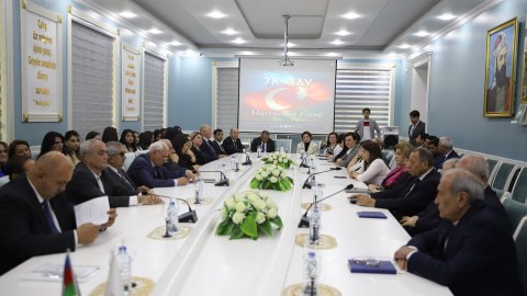 Gəncə Dövlət Universitetində “28 May – Müstəqillik günü” dəyirmi masa keçirilib