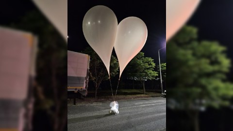 Şimali Koreyadan Cənubi Koreyaya zibilli şarlar GÖNDƏRİLDİ