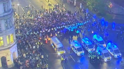 Londonda Fələstinə dəstək aksiyası - 40 nəfər saxlanıldı