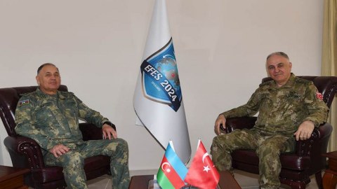 Kərim Vəliyev həmkarı ilə görüşdü 
