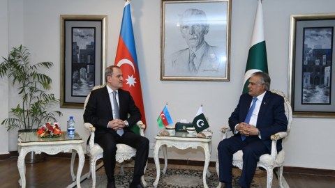 Azərbaycan və Pakistan XİN başçılarının təkbətək görüşü keçirilir