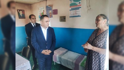 İcra başçısı vətəndaşların müraciətlərini yerində araşdırıb - FOTO