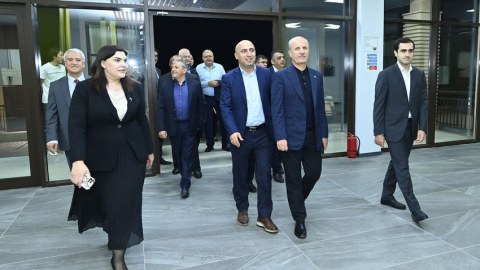  Türk dünyasının nümayəndə heyətləri Şuşa məktəbində