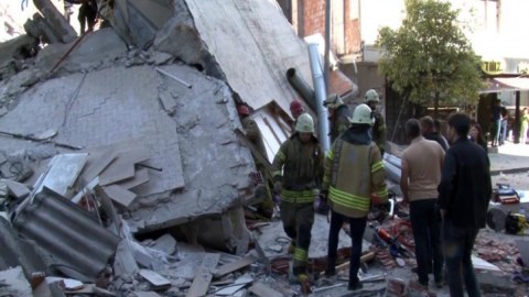 İstanbulda çökən binanın sahibi SAXLANILDI