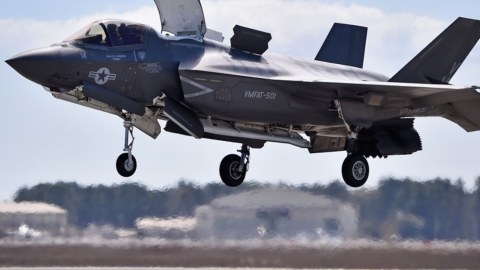 F-35 qırıcıları qəza enişi etdi