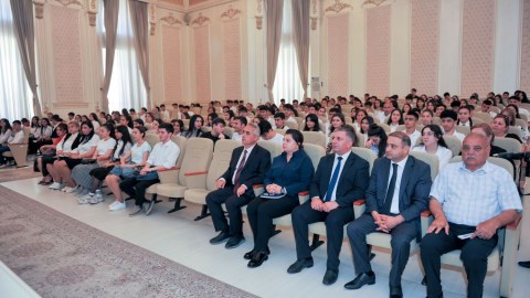 BMU-nun professor-müəllim heyəti abituriyentlərlə görüşdü - FOTO