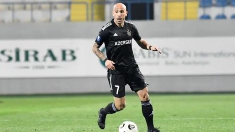 Almeyda "Qarabağ"da qalacaq 